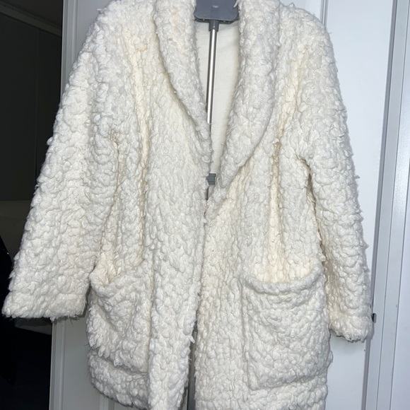 White  teddy coat used - Picture 2 of 7